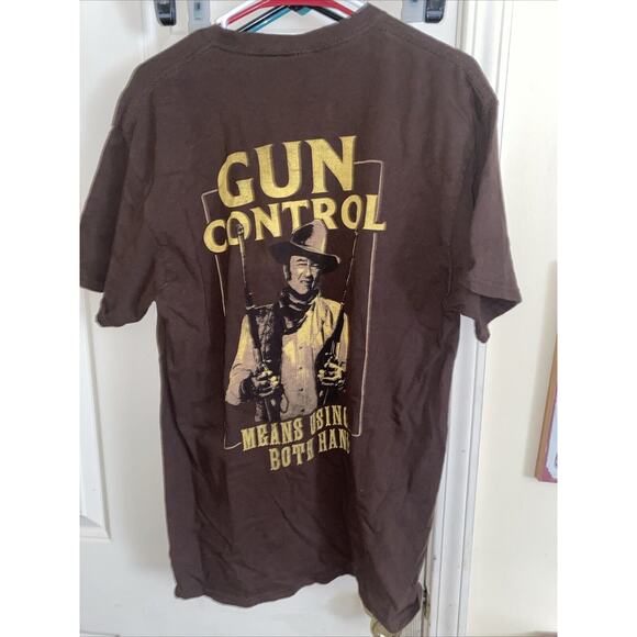 John Wayne The Duke Tshirt Gun Control Means Using Both Hands Brown L - Picture 1 of 3
